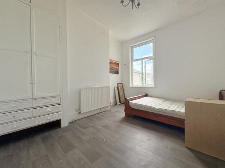 2 bedroom Maisonette for sale in North End Avenue, North End, Portsmouth, PO2