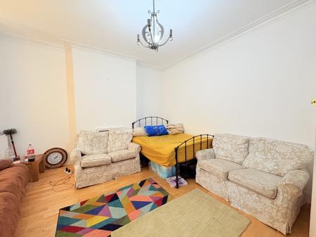 2 bedroom Maisonette for sale in North End Avenue, North End, Portsmouth, PO2