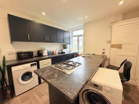 2 bedroom Maisonette for sale in North End Avenue, North End, Portsmouth, PO2