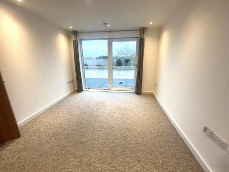 1 bedroom Flat for sale in The Crescent Building, Gunwharf Quays, Portsmouth, PO1