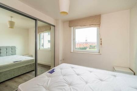 2 bedroom Flat for sale in The Crescent Building, Gunwharf Quays, Portsmouth, PO1