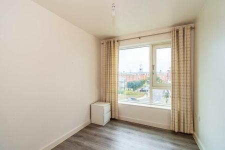 2 bedroom Flat for sale in The Crescent Building, Gunwharf Quays, Portsmouth, PO1