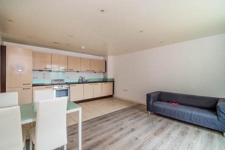 2 bedroom Flat for sale in The Crescent Building, Gunwharf Quays, Portsmouth, PO1