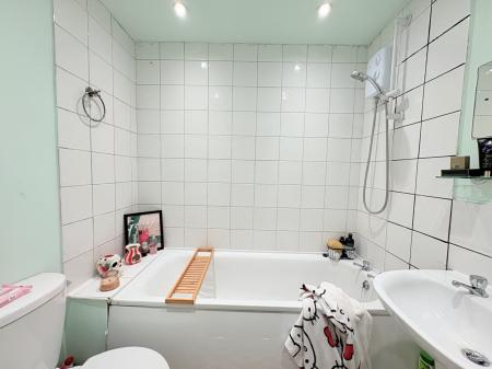 2 bedroom Flat for sale in Victoria Road South, Southsea, Portsmouth, PO5