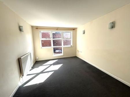 2 bedroom Flat to let in 149 Kingston Road, North End, Portsmouth, PO2