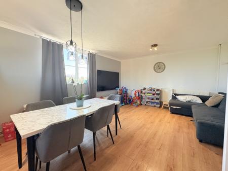 2 bedroom Maisonette to let in Armory Lane, Gunwharf Quays, Portsmouth, PO1