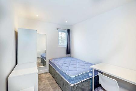 6 bedroom Terraced House to let in Beatrice Road, Southsea, Portsmouth, PO4