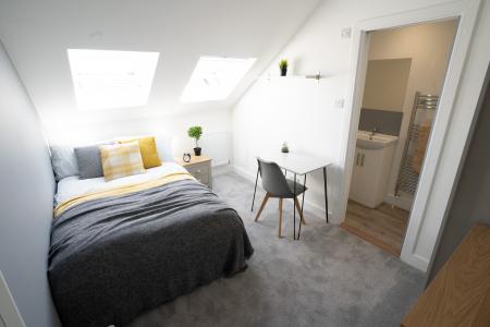 6 bedroom Terraced House to let in Beatrice Road, Southsea, Portsmouth, PO4