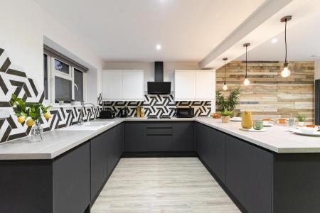 6 bedroom Terraced House to let in Blackthorn Terrace, Southsea, Portsmouth, PO1