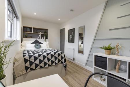 6 bedroom Terraced House to let in Blackthorn Terrace, Southsea, Portsmouth, PO1