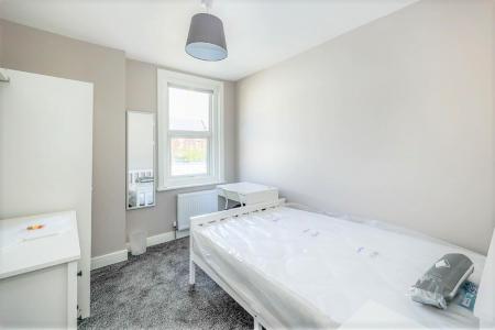 5 bedroom Terraced House to let in Cleveland Road, Southsea, Portsmouth, PO5