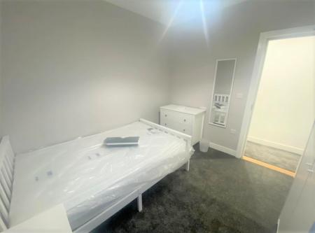 5 bedroom Terraced House to let in Cleveland Road, Southsea, Portsmouth, PO5