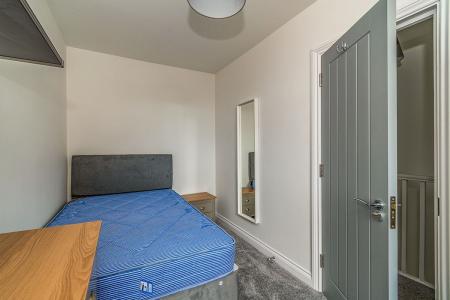 5 bedroom Terraced House to let in Collingwood Road, Southsea, Portsmouth, PO5