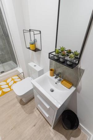 5 bedroom Terraced House to let in Eton Road, Southsea, Portsmouth, PO5