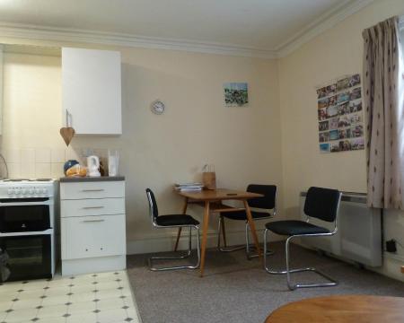 1 bedroom Flat to let in Gloucester Place, Southsea, Portsmouth, PO5