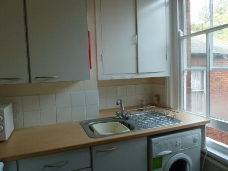 1 bedroom Flat to let in Gloucester Place, Southsea, Portsmouth, PO5