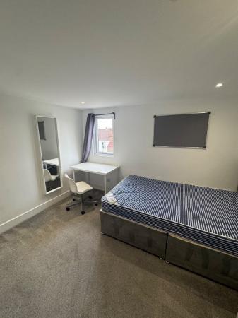 6 bedroom Terraced House to let in Francis Avenue, Southsea, Portsmouth, PO4