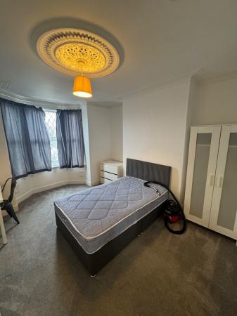 6 bedroom Terraced House to let in Francis Avenue, Southsea, Portsmouth, PO4