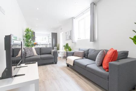 7 bedroom Terraced House to let in Hudson Road, Southsea, Portsmouth, PO5