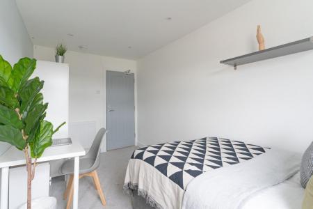 7 bedroom Terraced House to let in Hudson Road, Southsea, Portsmouth, PO5