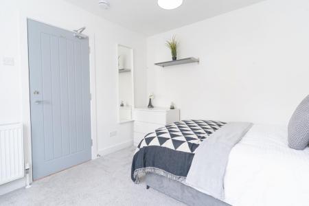 7 bedroom Terraced House to let in Hudson Road, Southsea, Portsmouth, PO5