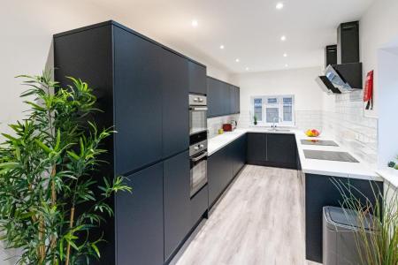 7 bedroom Terraced House to let in Hudson Road, Southsea, Portsmouth, PO5