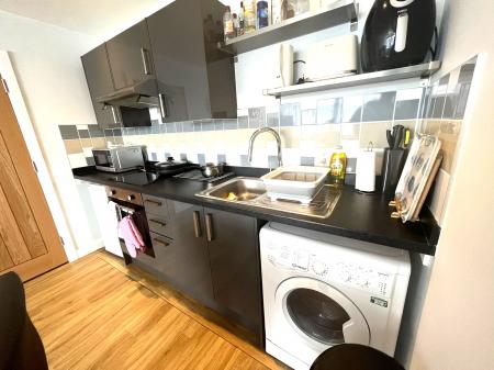 2 bedroom Flat to let in Isambard Brunel Road, Portsmouth, PO1
