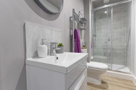 6 bedroom Terraced House to let in Montgomerie Road, Southsea, Portsmouth, PO5