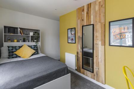 6 bedroom Terraced House to let in Montgomerie Road, Southsea, Portsmouth, PO5