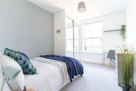 5 bedroom Terraced House to let in Orchard Road, Southsea, Portsmouth, PO4