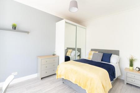 5 bedroom Terraced House to let in Orchard Road, Southsea, Portsmouth, PO4