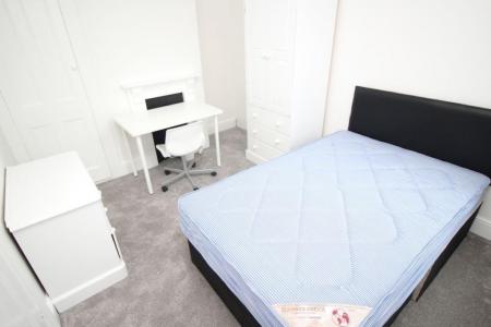 5 bedroom Terraced House to let in Orchard Road, Southsea, Portsmouth, PO4