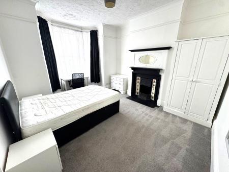 5 bedroom Terraced House to let in Orchard Road, Southsea, Portsmouth, PO4