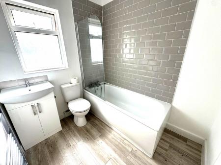5 bedroom Terraced House to let in Orchard Road, Southsea, Portsmouth, PO4