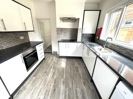 5 bedroom Terraced House to let in Orchard Road, Southsea, Portsmouth, PO4