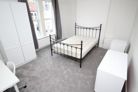 5 bedroom Terraced House to let in Orchard Road, Southsea, Portsmouth, PO4
