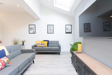 8 bedroom Terraced House to let in Orchard Road, Southsea, Portsmouth, PO4