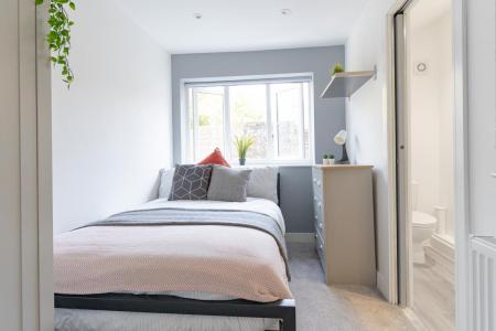 8 bedroom Terraced House to let in Orchard Road, Southsea, Portsmouth, PO4