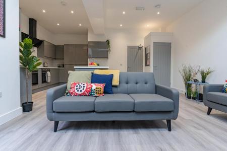 8 bedroom Terraced House to let in Orchard Road, Southsea, Portsmouth, PO4