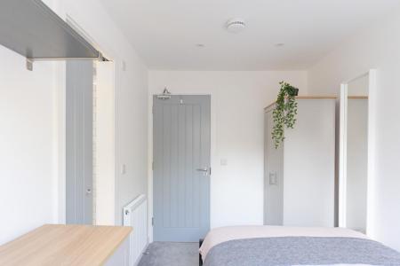 8 bedroom Terraced House to let in Orchard Road, Southsea, Portsmouth, PO4