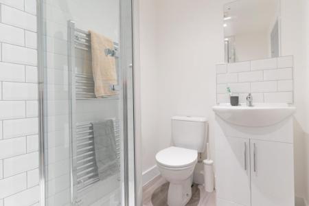 8 bedroom Terraced House to let in Orchard Road, Southsea, Portsmouth, PO4