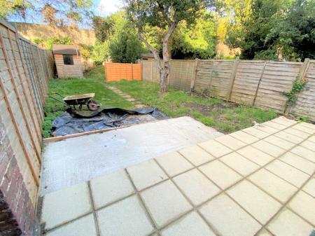 5 bedroom Terraced House to let in Orchard Road, Southsea, Portsmouth, PO4