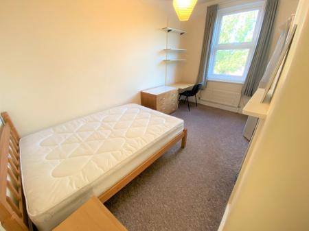 5 bedroom Terraced House to let in Orchard Road, Southsea, Portsmouth, PO4