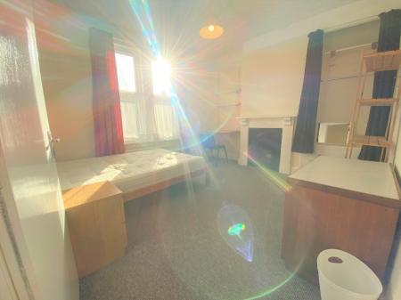 5 bedroom Terraced House to let in Orchard Road, Southsea, Portsmouth, PO4