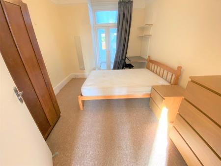 5 bedroom Terraced House to let in Orchard Road, Southsea, Portsmouth, PO4