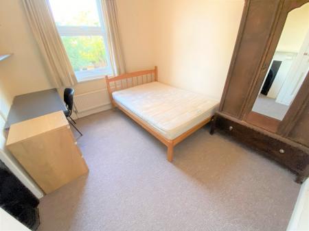 5 bedroom Terraced House to let in Orchard Road, Southsea, Portsmouth, PO4
