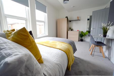 8 bedroom Terraced House to let in Pains Road, Southsea, Portsmouth, PO5