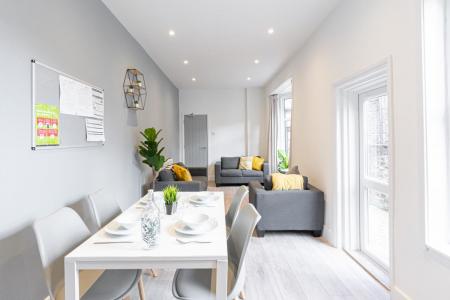 8 bedroom Terraced House to let in Playfair Road, Southsea, Portsmouth, PO5