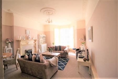 2 bedroom Flat to let in South Parade, Southsea, Portsmouth, PO5