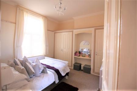 2 bedroom Flat to let in South Parade, Southsea, Portsmouth, PO5